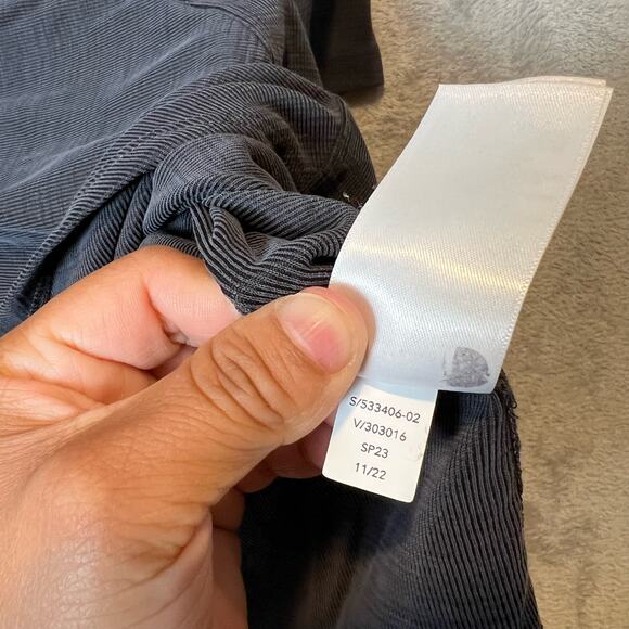 Athleta Size Small Relaxed Plain Short Sleeve Tee Black Women's - Picture 7 of 7